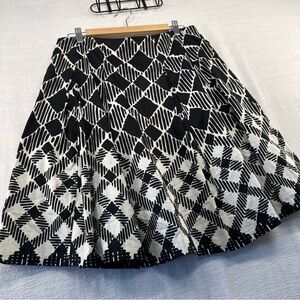 Talbots skirt women’s Sz 10 a-line black & white geometric lined cotton classic
